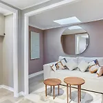 Le Marais By Prestige Apartment